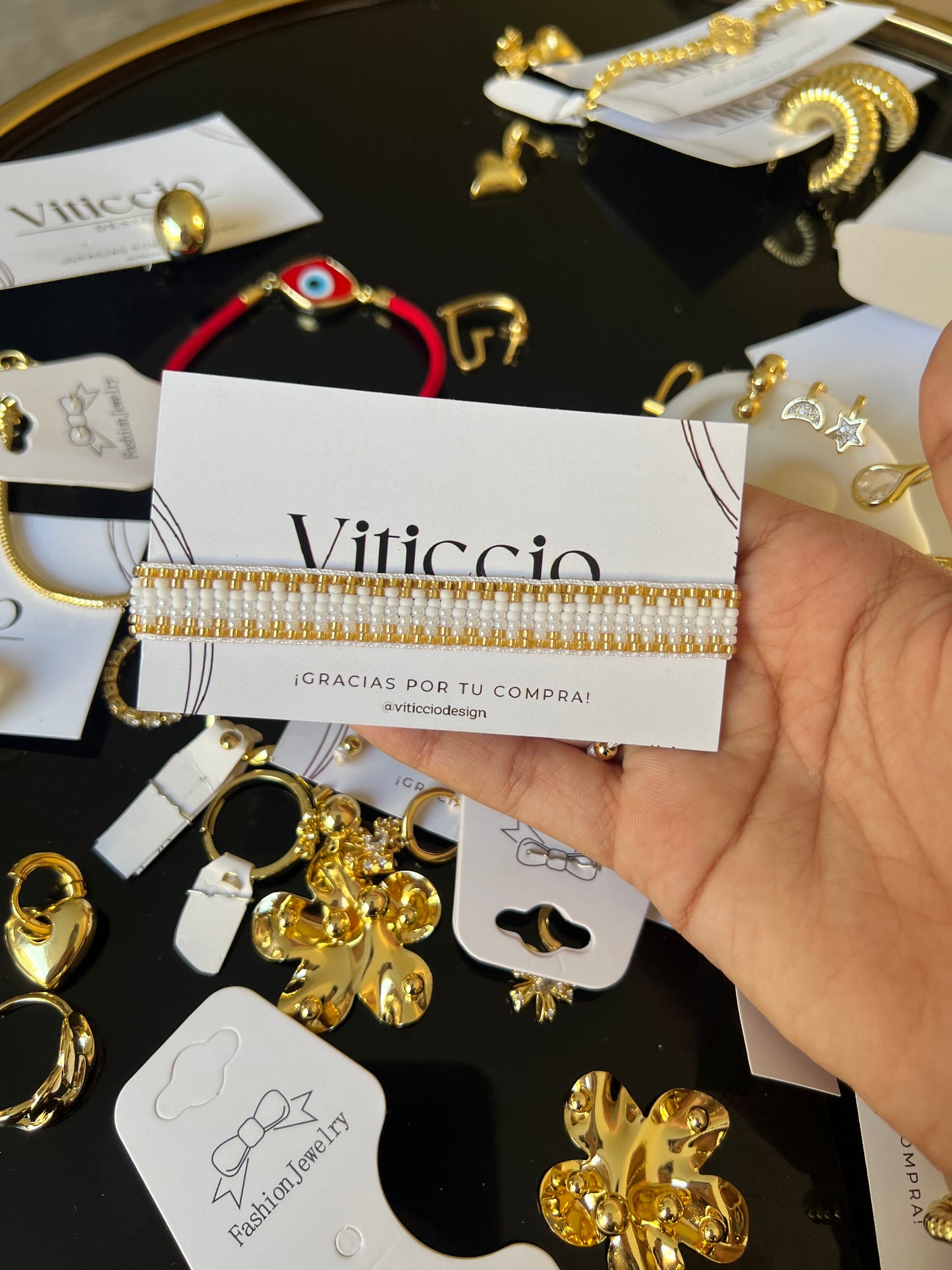 Pulsera tejida