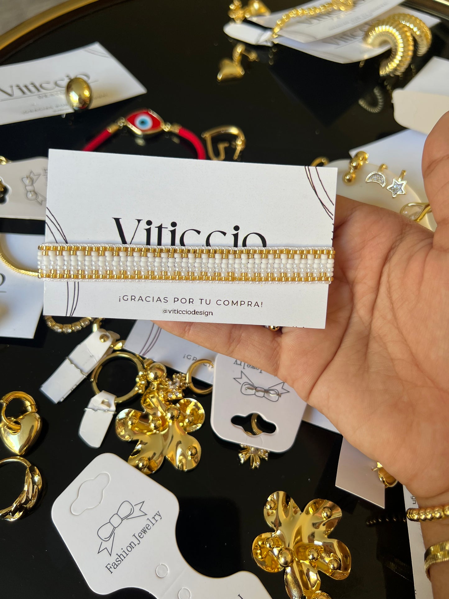 Pulsera tejida